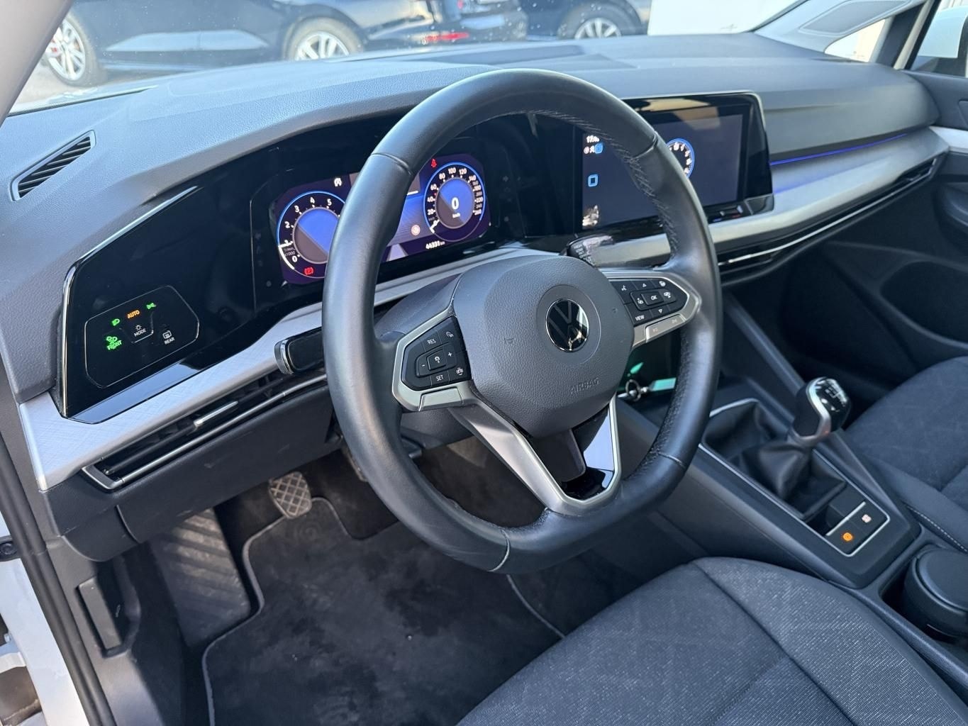 Volkswagen Golf 1.5 TSI Life APP-CONNECT+AHK+ACTIVE-INFO+LE foto 9