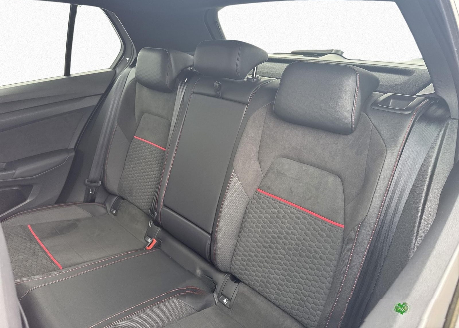 Volkswagen Golf VIII GTI Clubsport 2.0 TSI DSG MATRIX KAMER foto 11