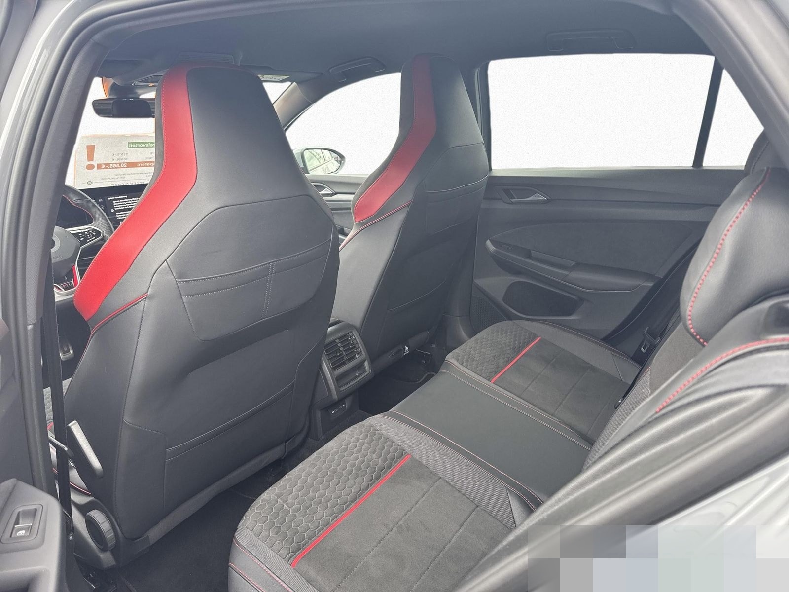 Volkswagen Golf VIII GTI Clubsport 2.0 TSI DSG MATRIX KAMER foto 12