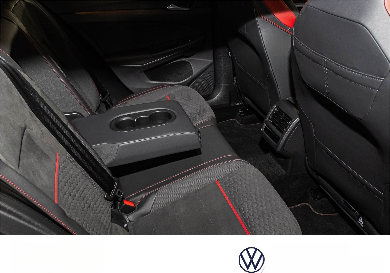 Volkswagen Golf VIII GTI Clubsport 2.0TSI DSG Navi LED ACC foto 16