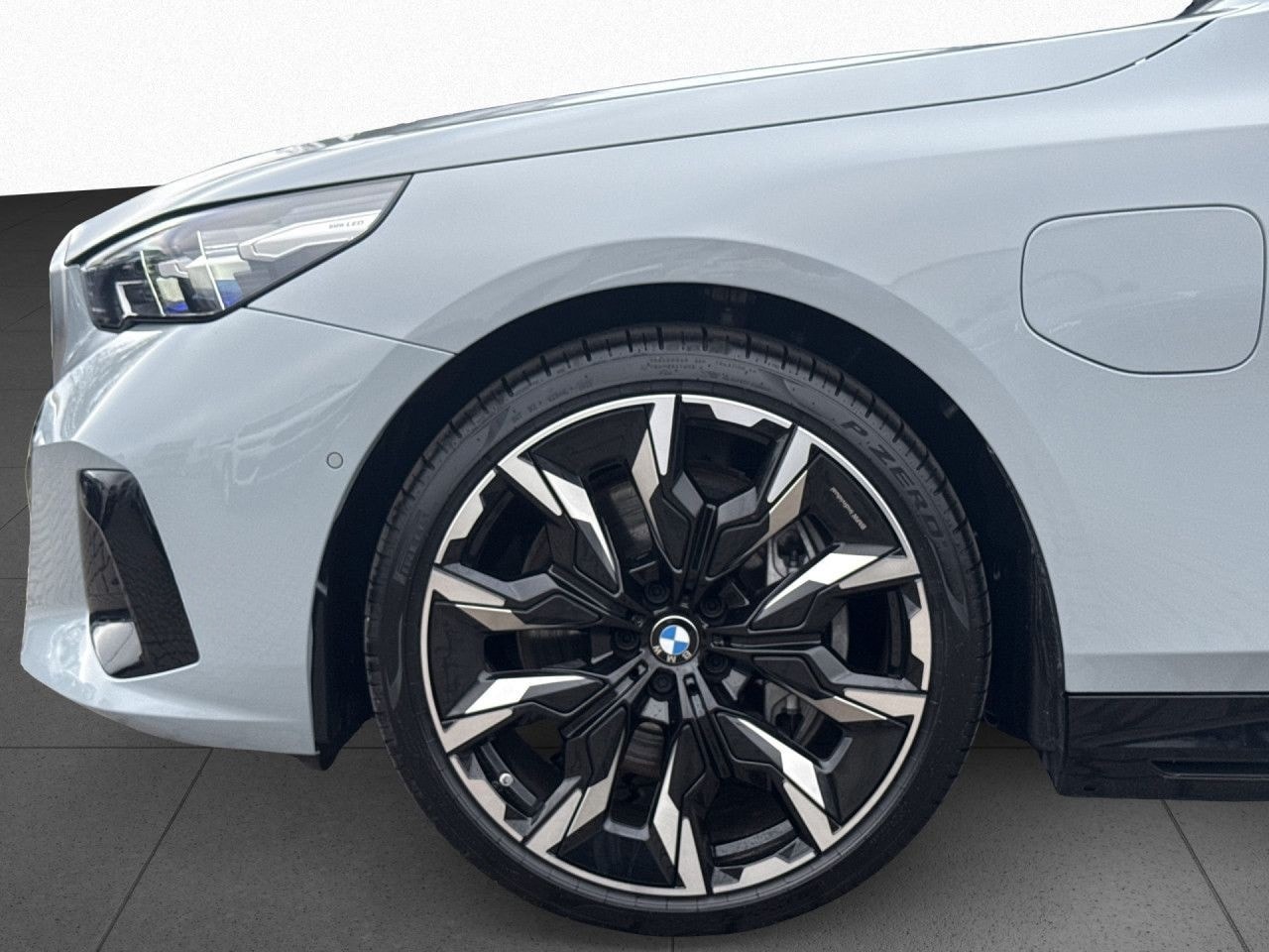 BMW 550e xDr T M Sport B&W,Pano,AHK,AutoBahn,AktivL foto 19