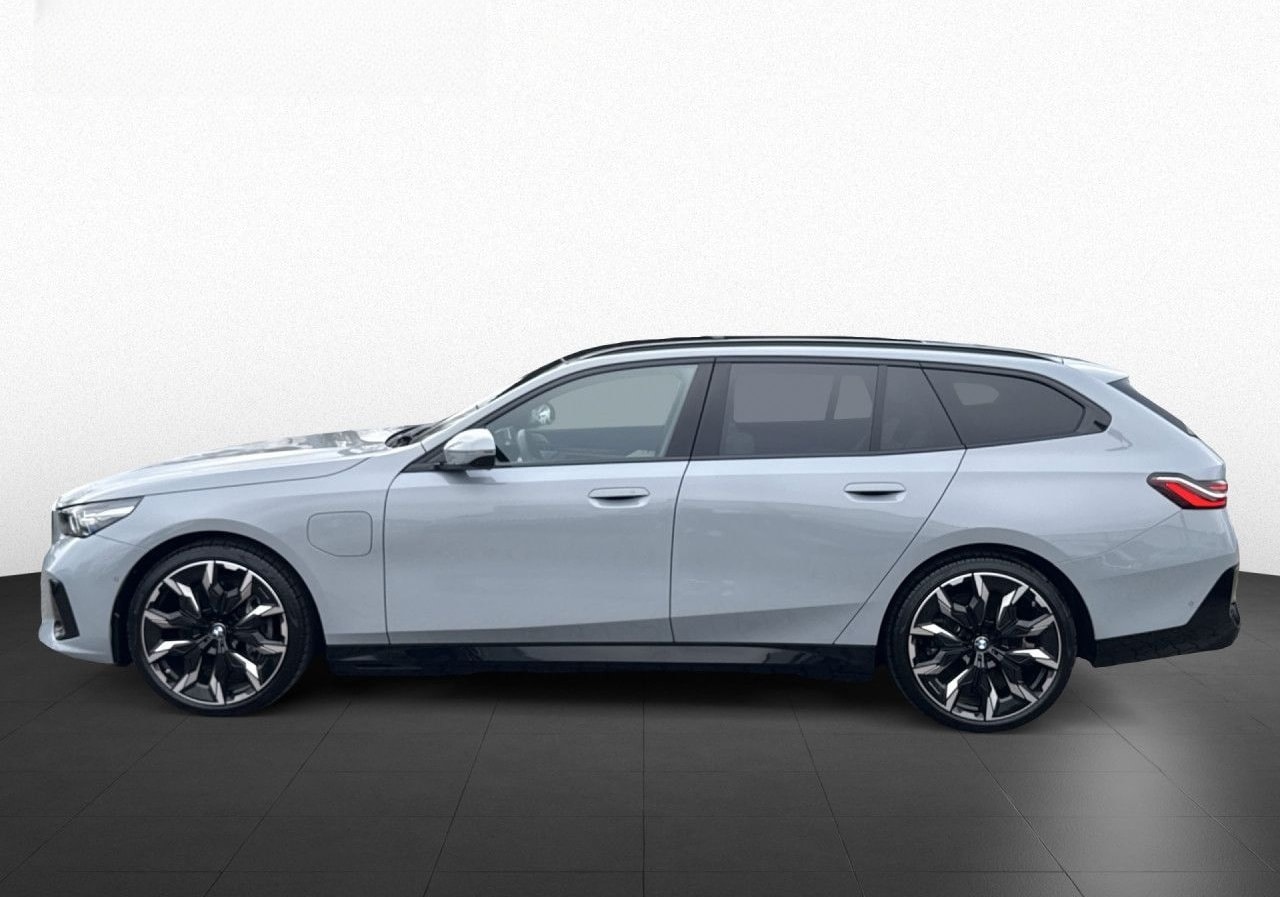 BMW 550e xDr T M Sport B&W,Pano,AHK,AutoBahn,AktivL foto 9