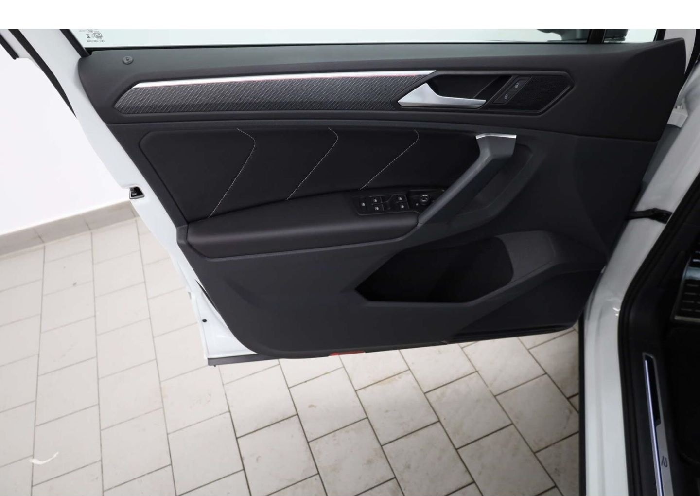 Volkswagen Tiguan 2.0 TDI SCR R-Line DSG AHK/LED/DAB/SH foto 14