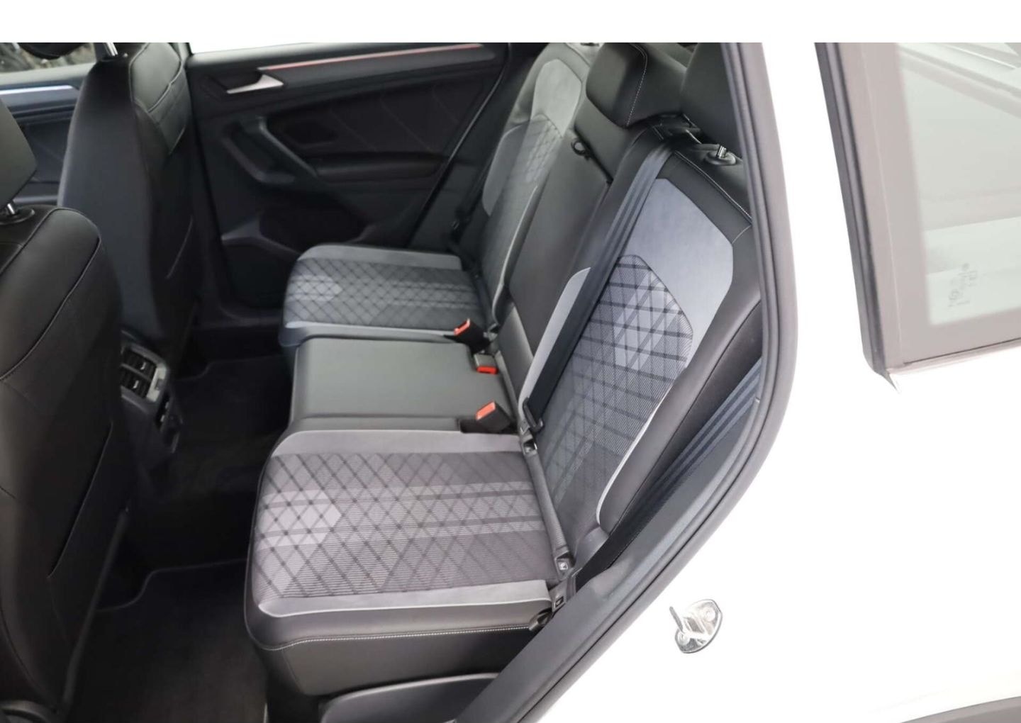 Volkswagen Tiguan 2.0 TDI SCR R-Line DSG AHK/LED/DAB/SH foto 15