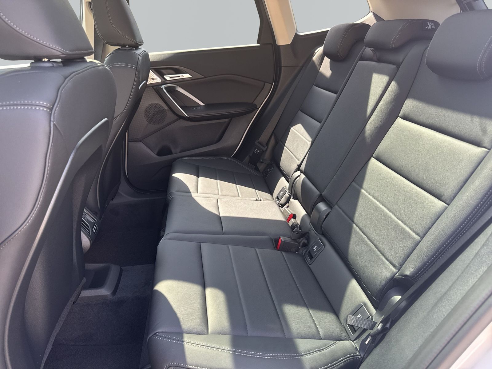 BMW X1 sDrive20i xLine*HiFi H&K*AHK*Pano*Memory*Komf foto 9