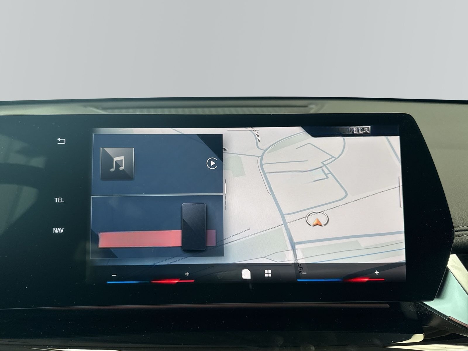 BMW X1 sDrive20i xLine*AHK*HK HiFi*DAB*Adapt. LED*Pa foto 14