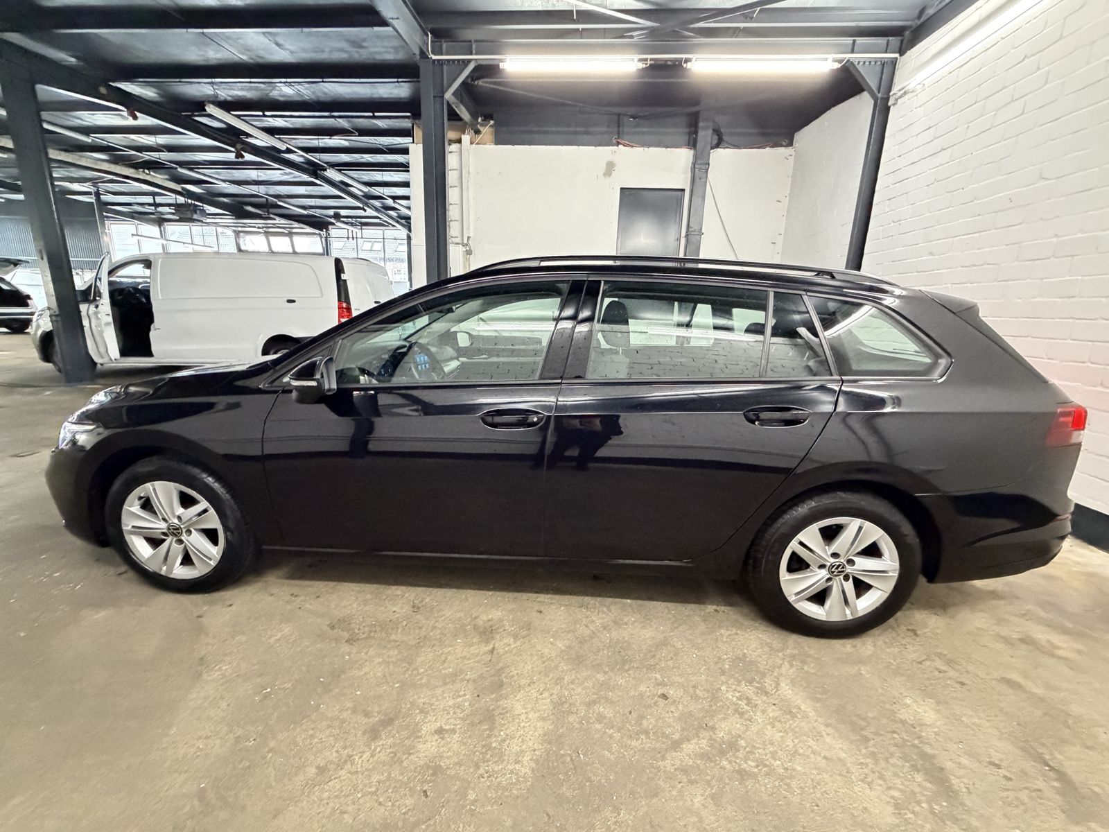 Volkswagen Golf Variant 2.0 TDI SCR DSG Life | LED | ACC foto 5