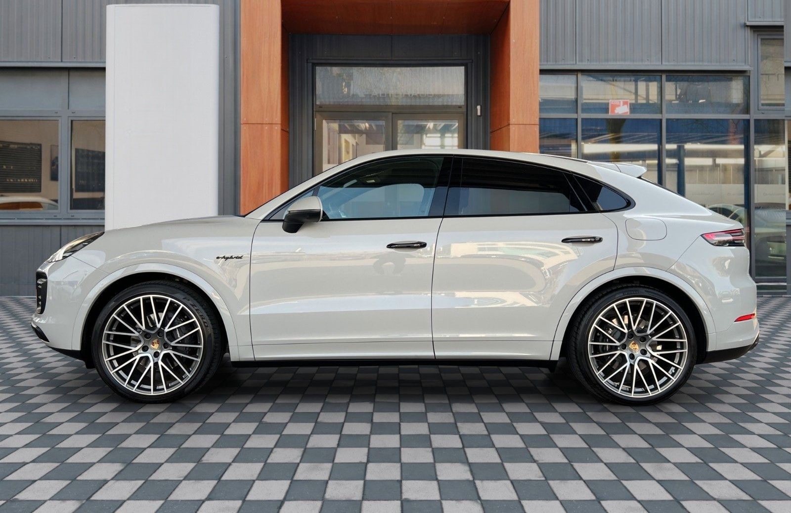Porsche Cayenne E-Hyb. Coupe PLATINUM Ed. SPORT DESIGN! foto 17