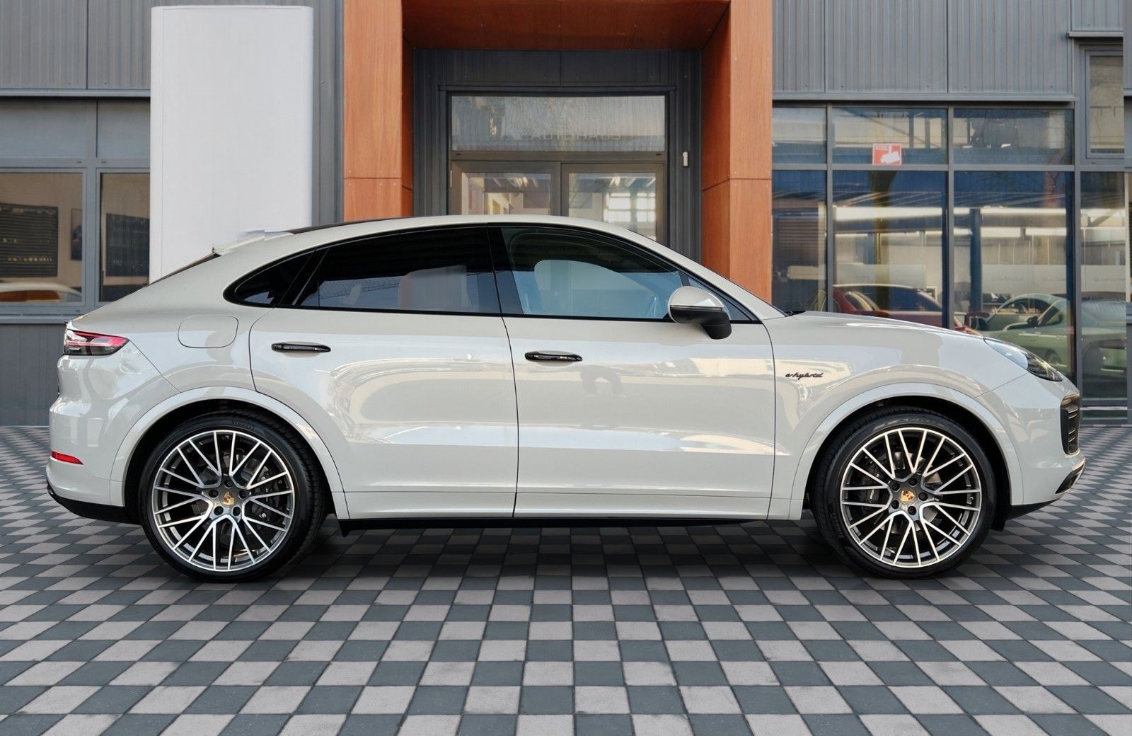 Porsche Cayenne E-Hyb. Coupe PLATINUM Ed. SPORT DESIGN! foto 18
