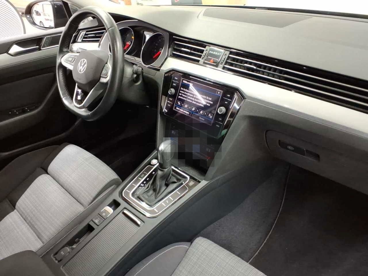 Volkswagen Passat Variant 2.0 TDI Aut. AHK LED NAV foto 13