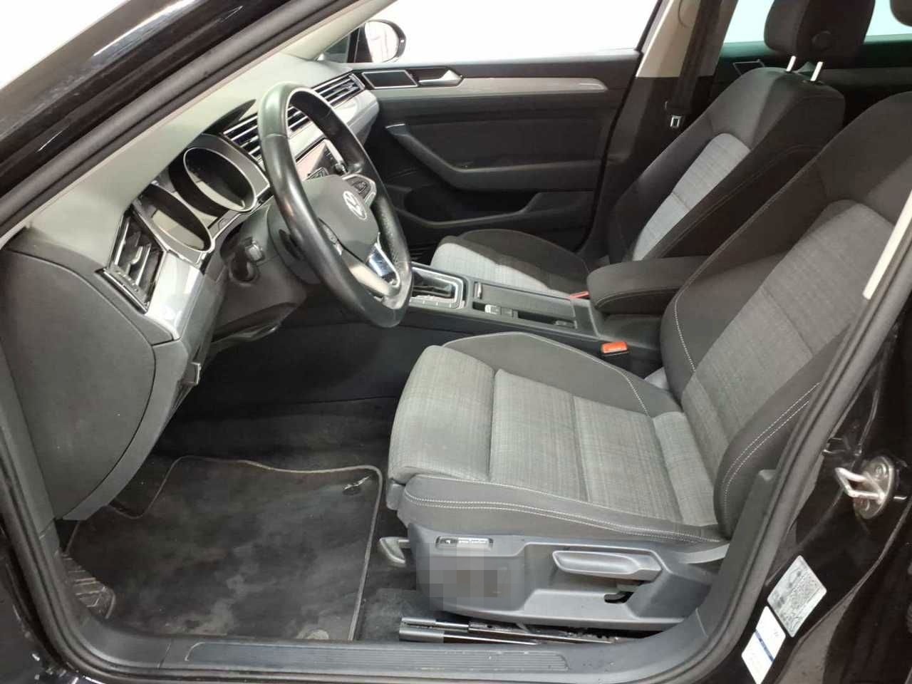 Volkswagen Passat Variant 2.0 TDI Aut. AHK LED NAV foto 4