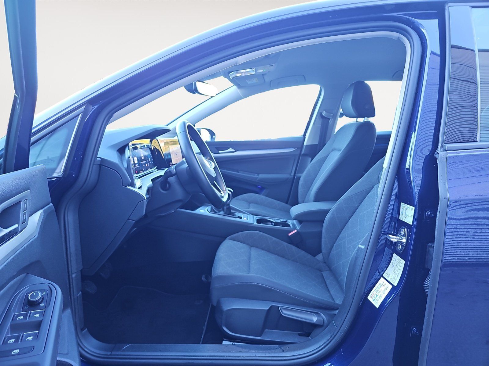 Volkswagen Golf VIII 1.5 TSI Life ACC Akustikglas DynLicht foto 8