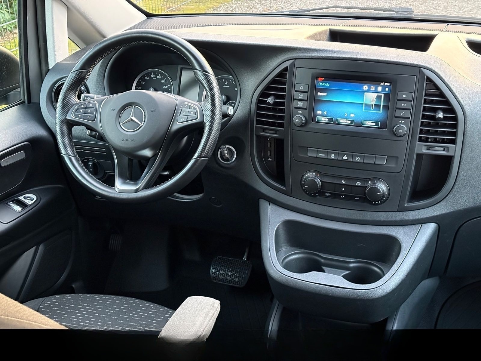 Mercedes-Benz Vito Mixto 119 RWD lang 9G+LED+AHK+TEMPO+SITZH. foto 16