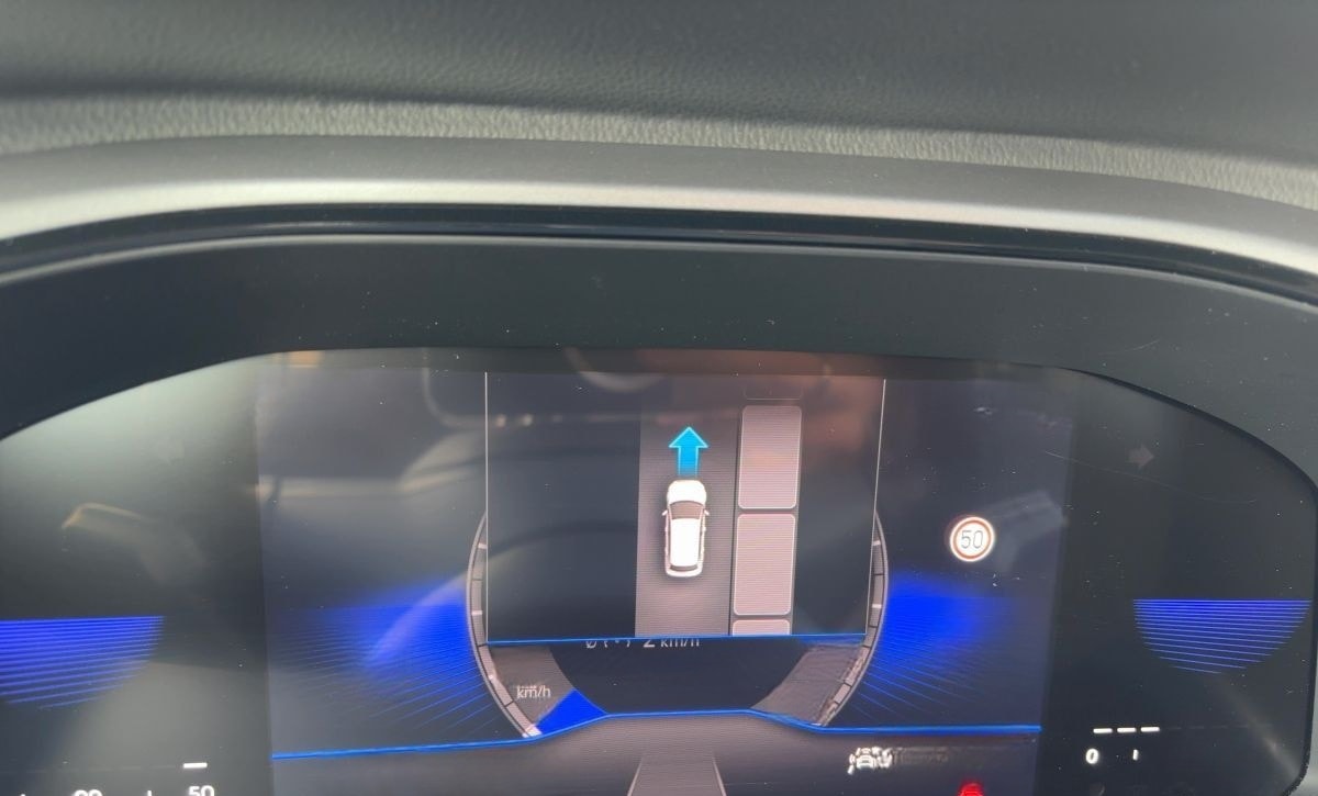 Volkswagen T-Roc Life 2.0 TDI DSG LED APP NAV PARK-ASSIST foto 18