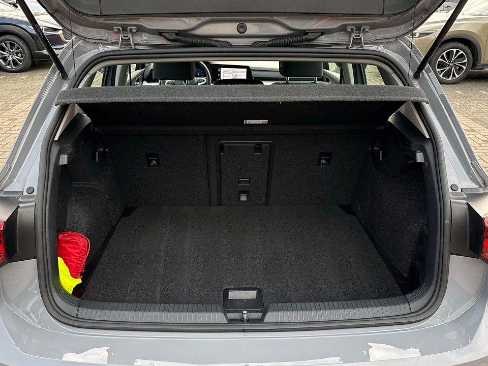 Volkswagen Golf VIII 1.5 TSI Life *Navi*Sitzheizung* foto 9