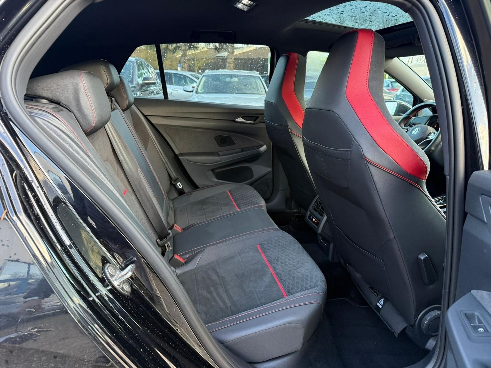 Volkswagen Golf GTI Clubsport 2.0 TSI /HUD/PANO/TRAVEL/CAM/ foto 8