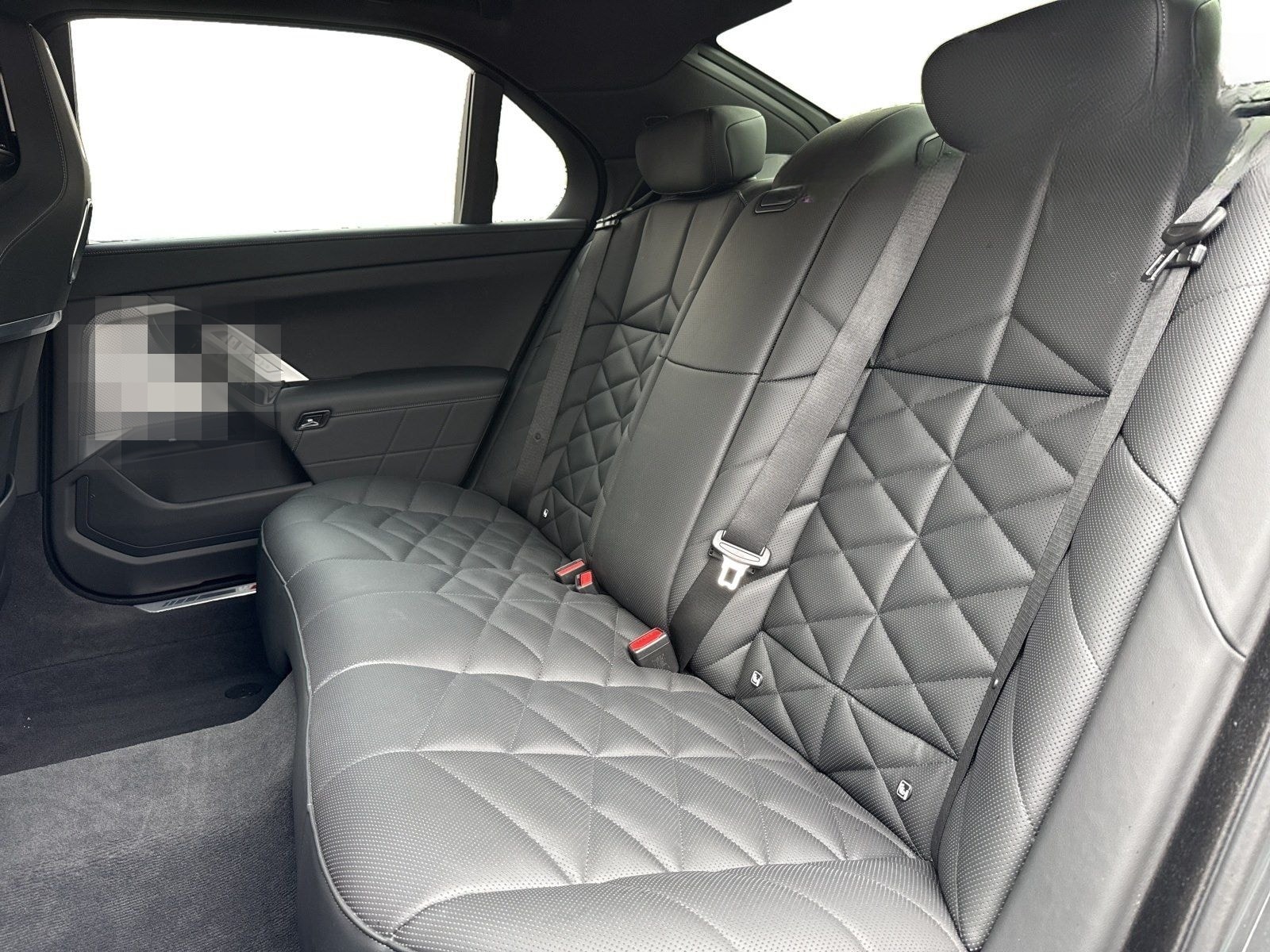 BMW 740d xDrive M SPORT FondEnt,SkyL,StHz,DAPro foto 11