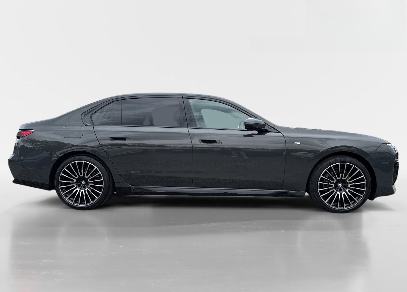 BMW 740d xDrive M SPORT FondEnt,SkyL,StHz,DAPro foto 3