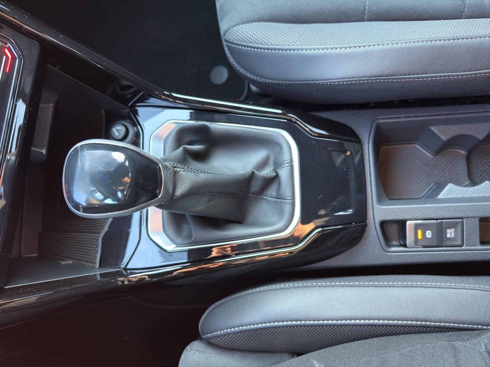 Volkswagen T-Roc 1.0 TSI R-LINE KAMERA ERGO LED+ foto 11