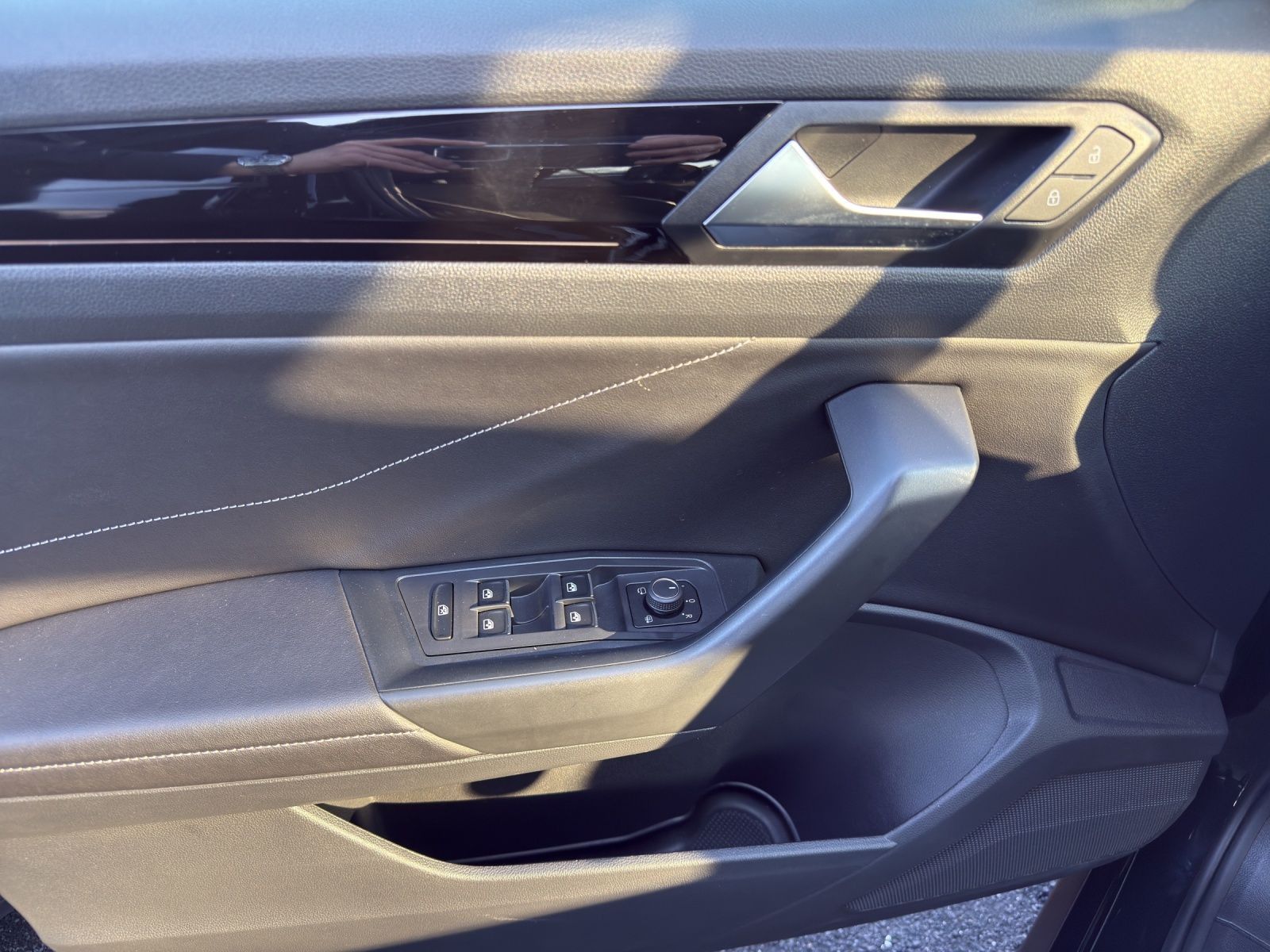 Volkswagen T-Roc 1.0 TSI R-LINE KAMERA ERGO LED+ foto 8