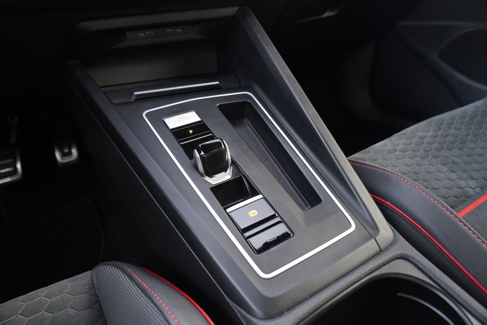 Volkswagen Golf VIII 2.0 GTI Clubsport LED Navi Alcantara foto 18