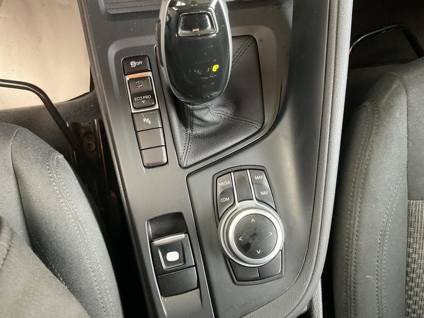 BMW X1 sDrive18d AHK Navi SHZ LED el-HK Klimaautom foto 13