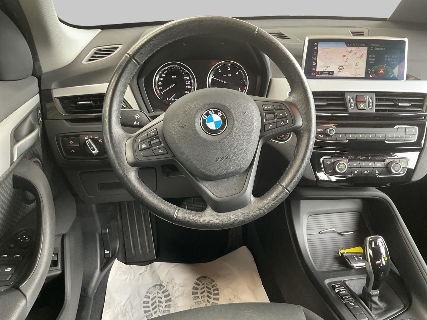 BMW X1 sDrive18d AHK Navi SHZ LED el-HK Klimaautom foto 7