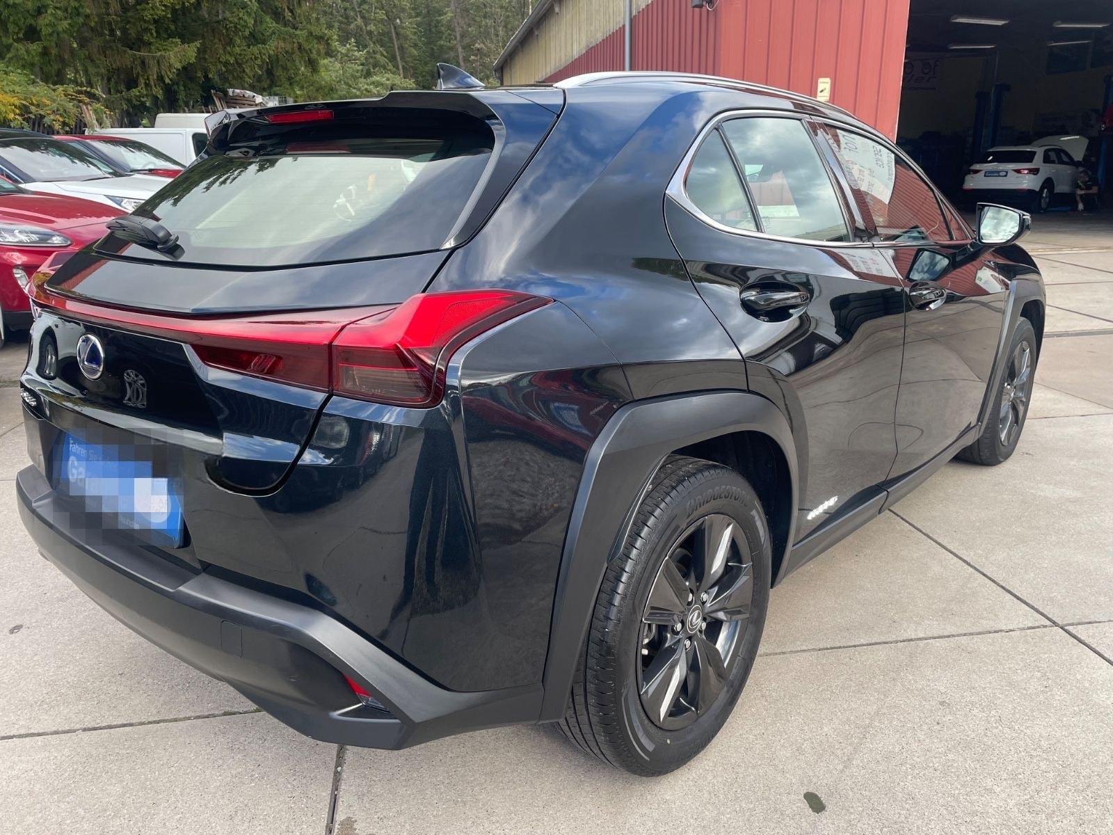 Lexus UX250H 2,0 Hybrid Automatik/Leder/Klima/Navi/Kam foto 3