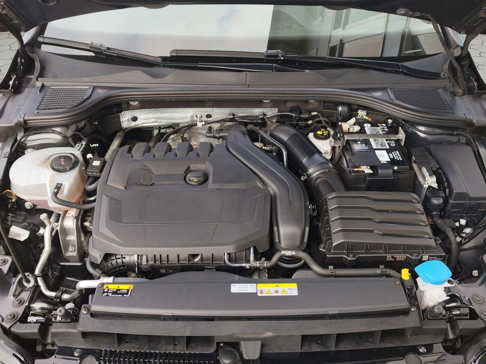 Volkswagen Golf VIII Life 1.5 TSI 5JG/LED+/NAV/SHZ foto 14