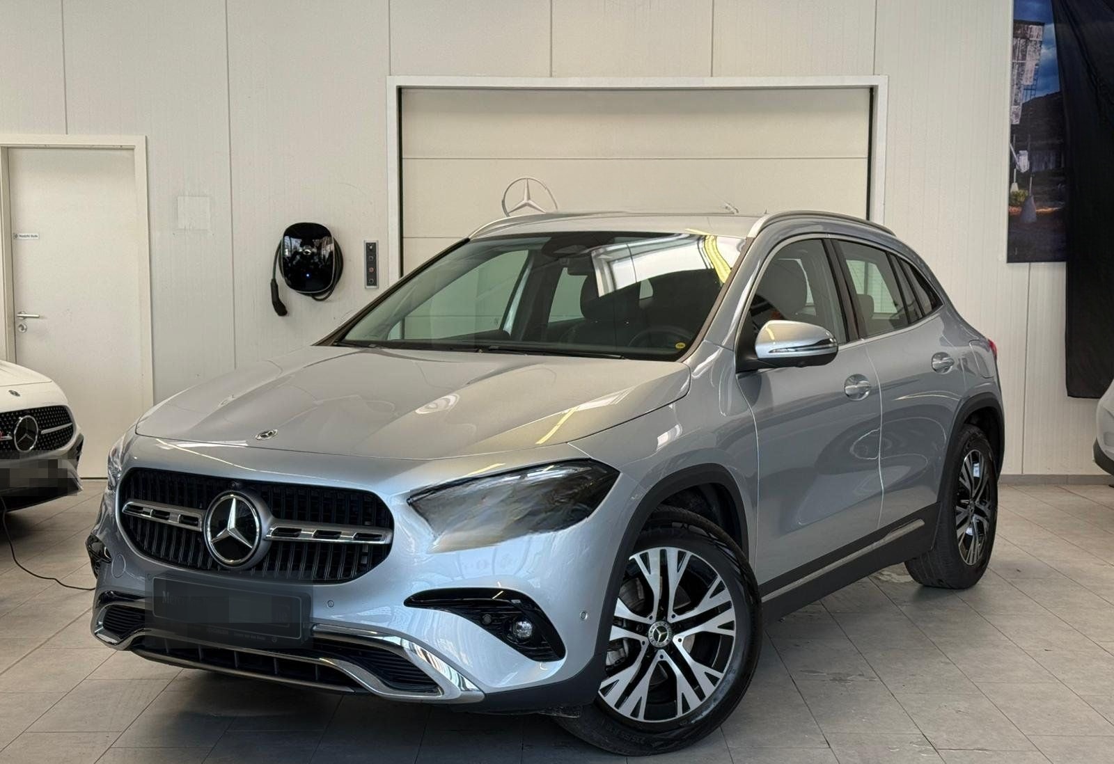 Mercedes-Benz GLA 200 PROGRESSIVE ADV. 360°+AHK+EASYPACK+LED foto 1