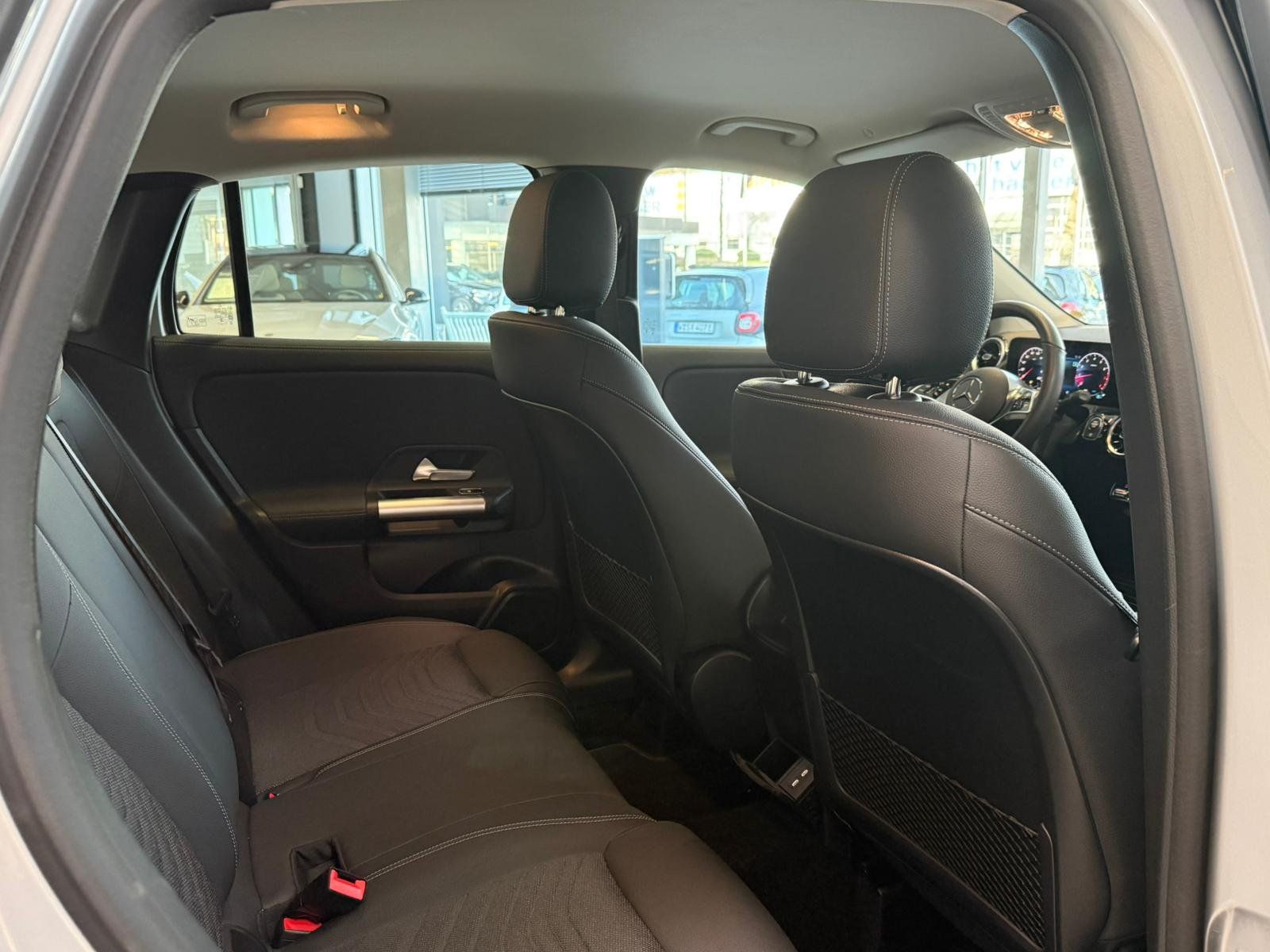 Mercedes-Benz GLA 200 PROGRESSIVE ADV. 360°+AHK+EASYPACK+LED foto 21