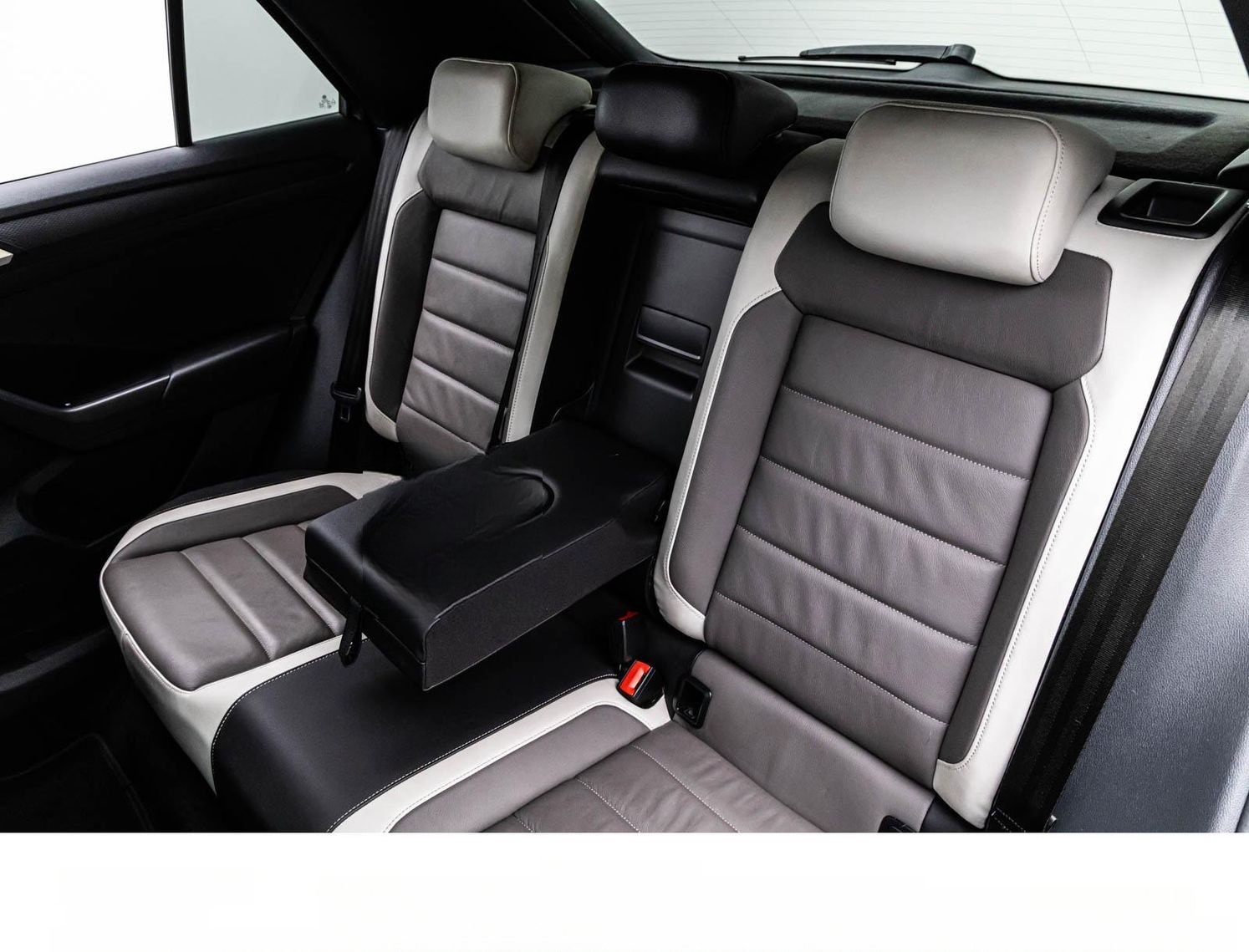 Volkswagen T-ROC 2.0TSi SPORT 4M. LED/ACC/PANO/CARPLAY/BEAT foto 19