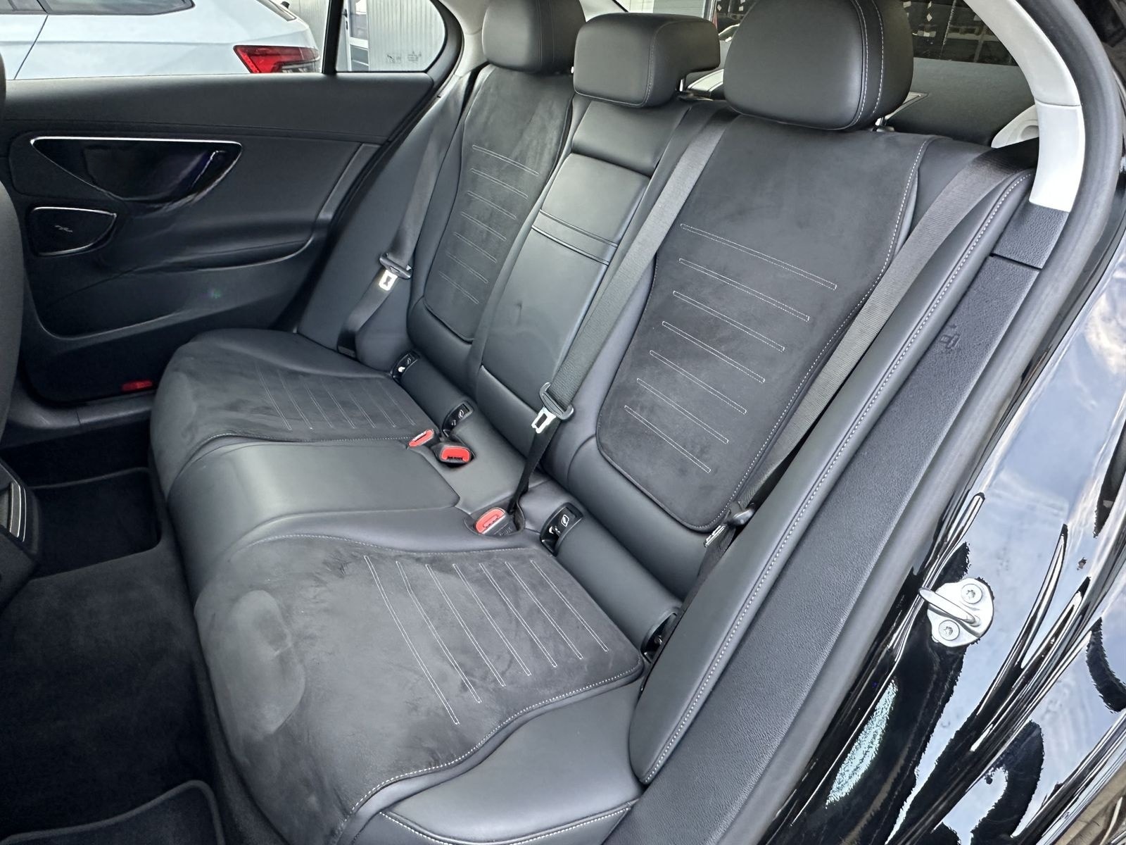 Mercedes-Benz C 200d AMG-Line NAV+LED+KAM+HUD+VCOCK+CARPLAY+PP foto 9