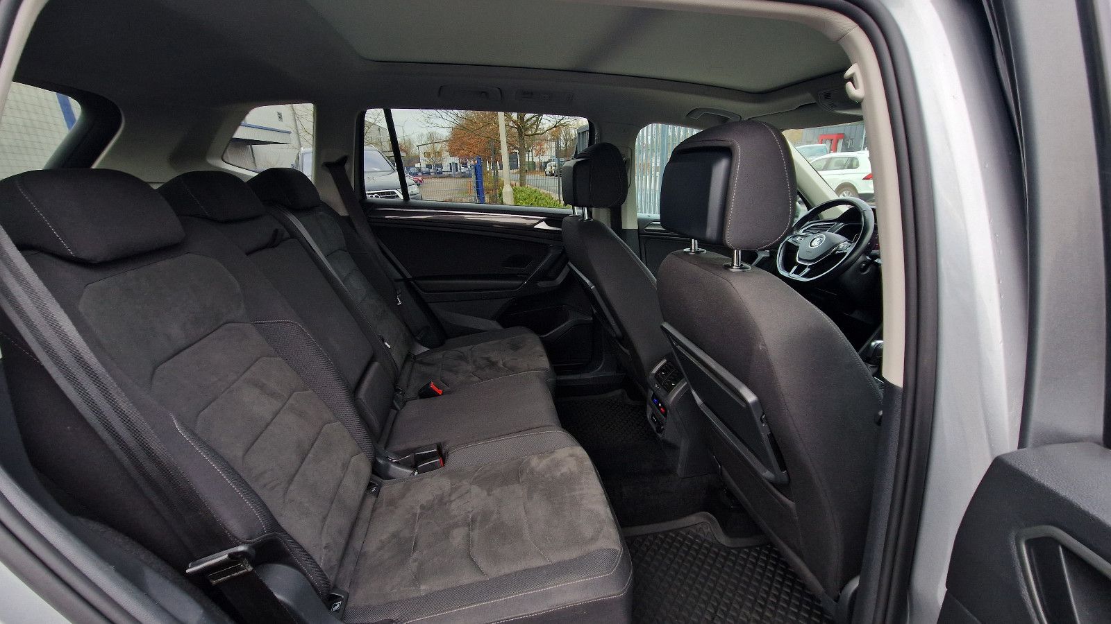 Volkswagen Tiguan 2.0 TDI Allspace Highline 4Motion DSG foto 14