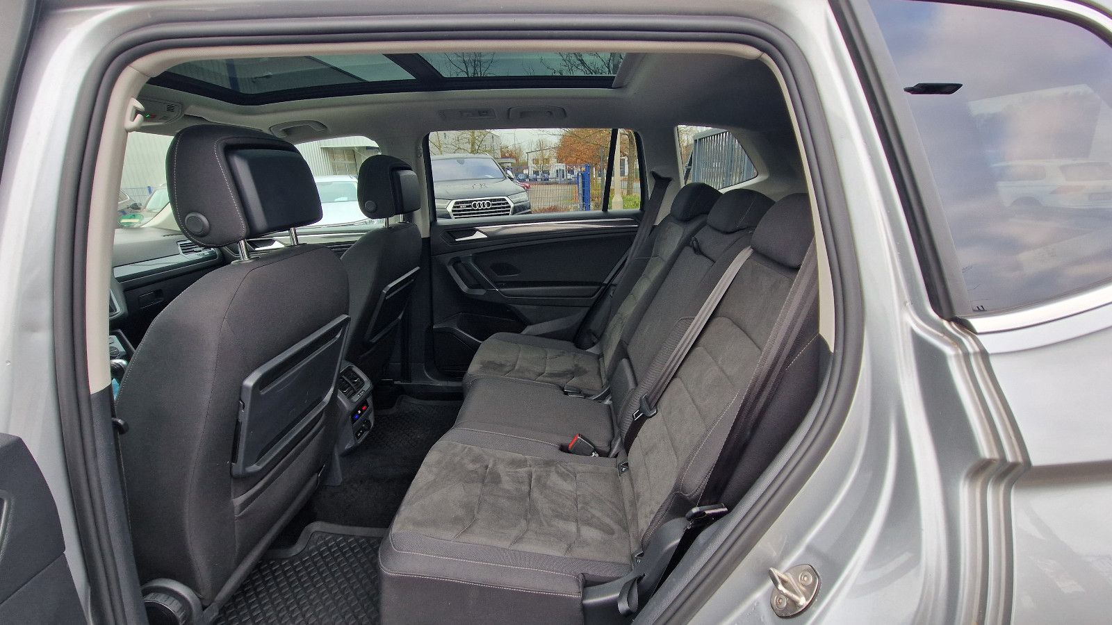 Volkswagen Tiguan 2.0 TDI Allspace Highline 4Motion DSG foto 16