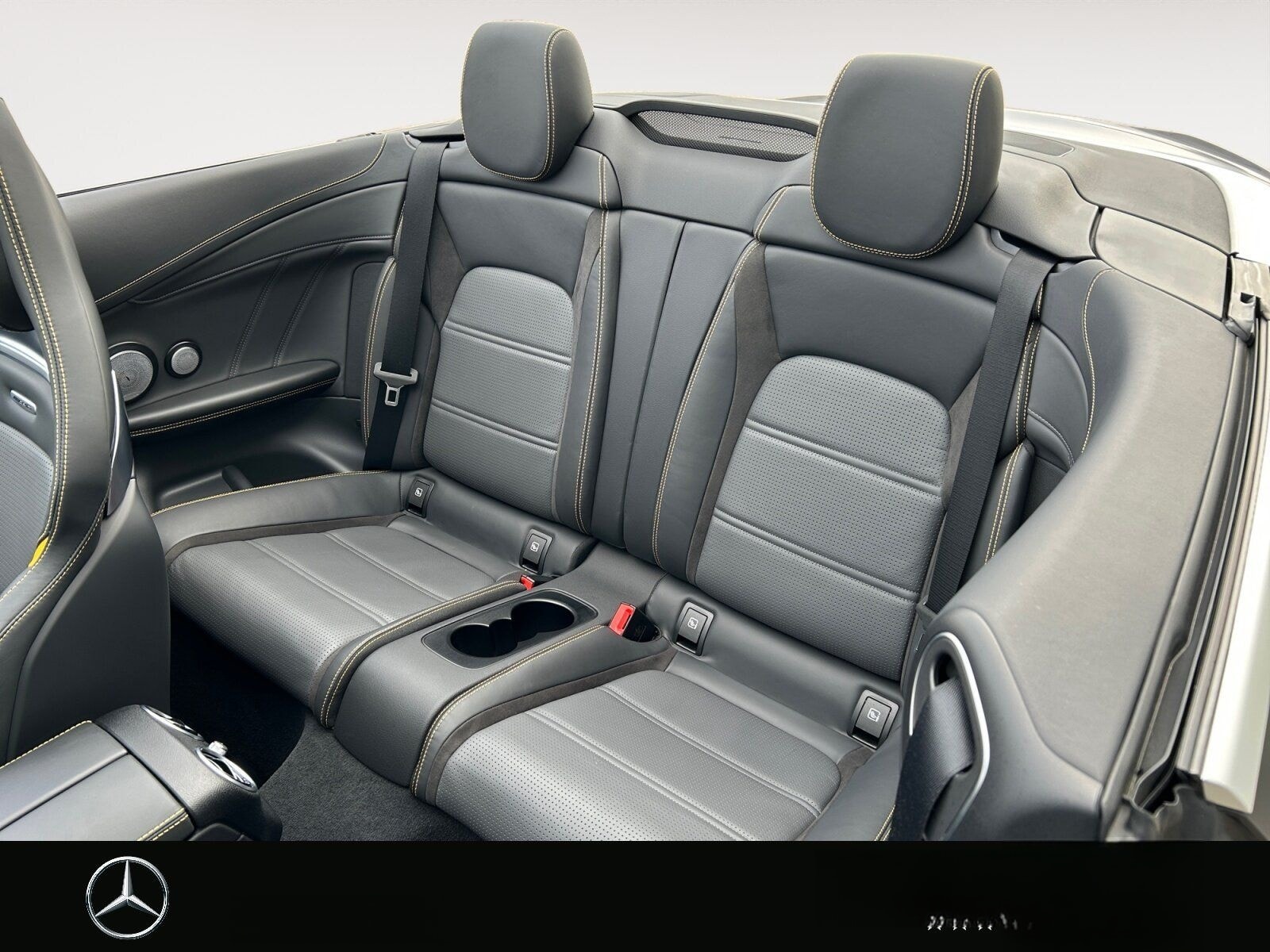 Mercedes-Benz C 63 S AMG Cabrio Final Edition Limited 1 of 499 foto 21