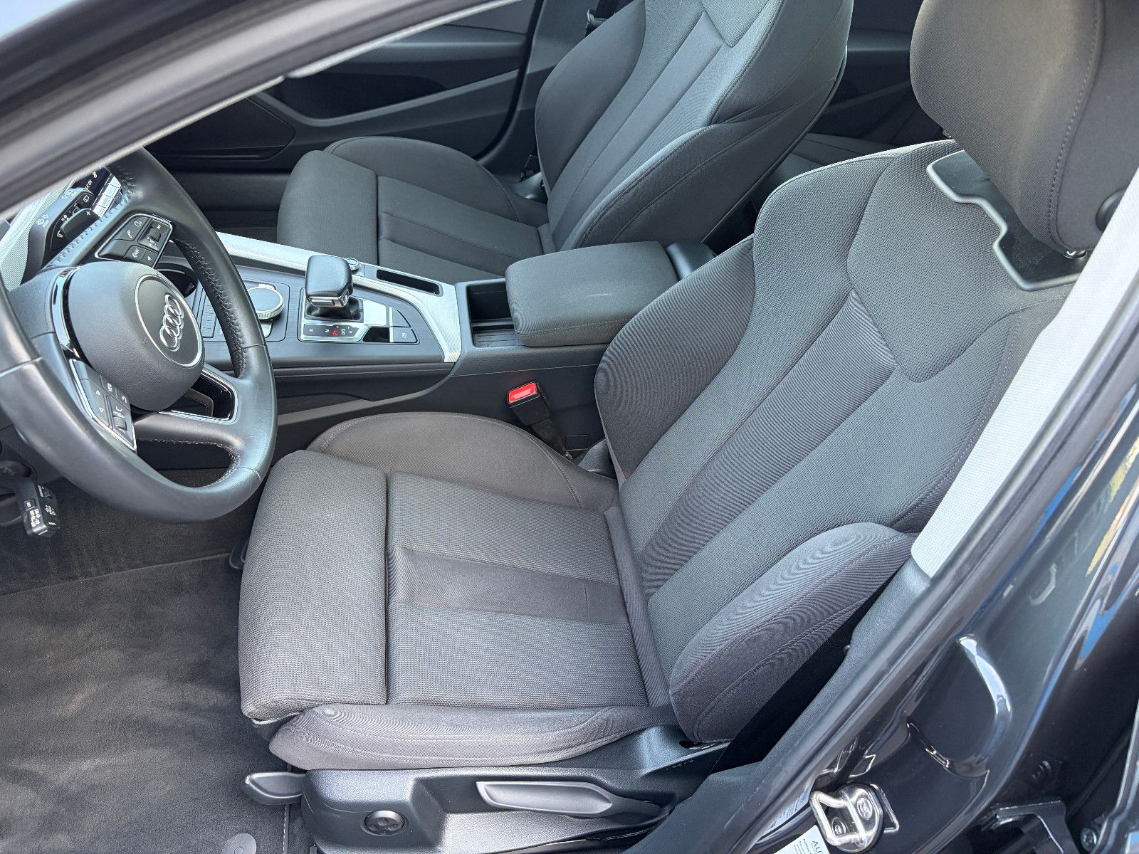 Audi A4 Avant 35 TDI sport S-LINE PANO AHK MATRIX-LED foto 13