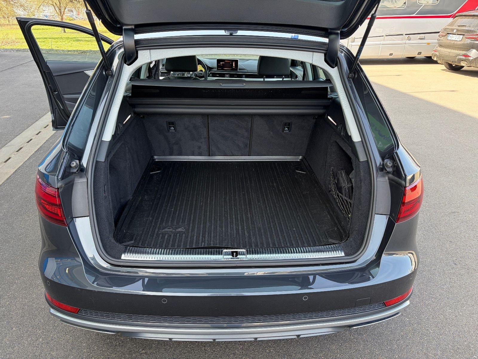 Audi A4 Avant 35 TDI sport S-LINE PANO AHK MATRIX-LED foto 19