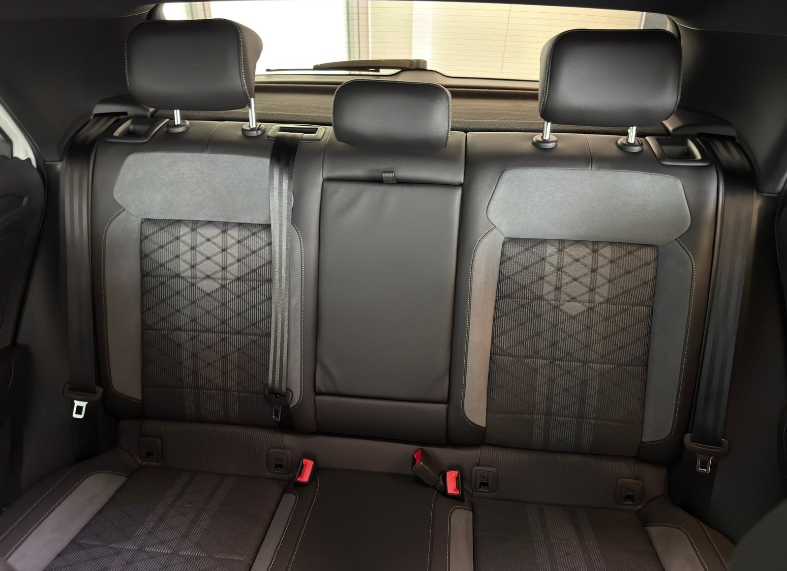 Volkswagen T-Roc 1.0 TSI R-Line ACC, Black-Style, LED+ foto 12