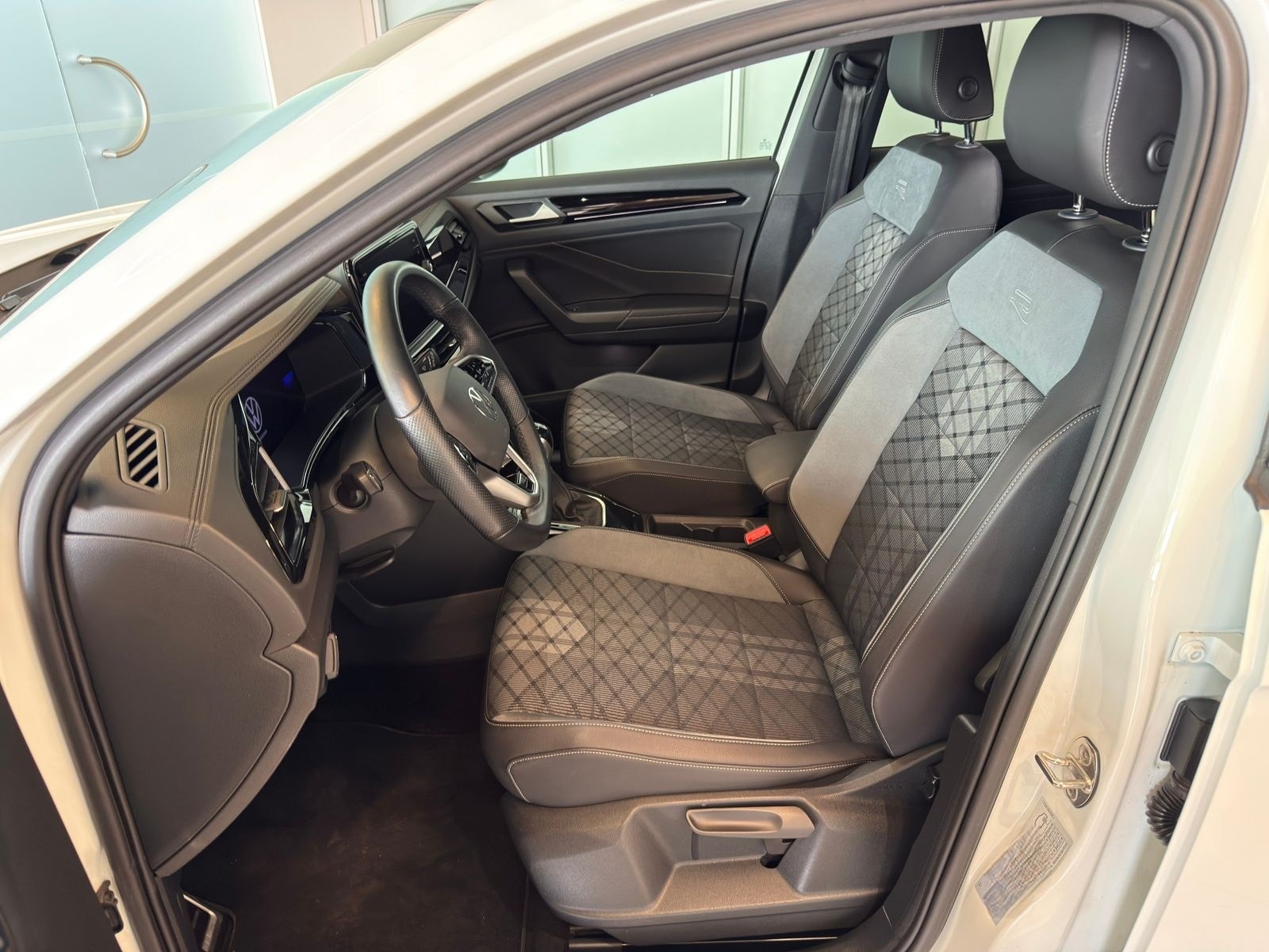 Volkswagen T-Roc 1.0 TSI R-Line ACC, Black-Style, LED+ foto 15