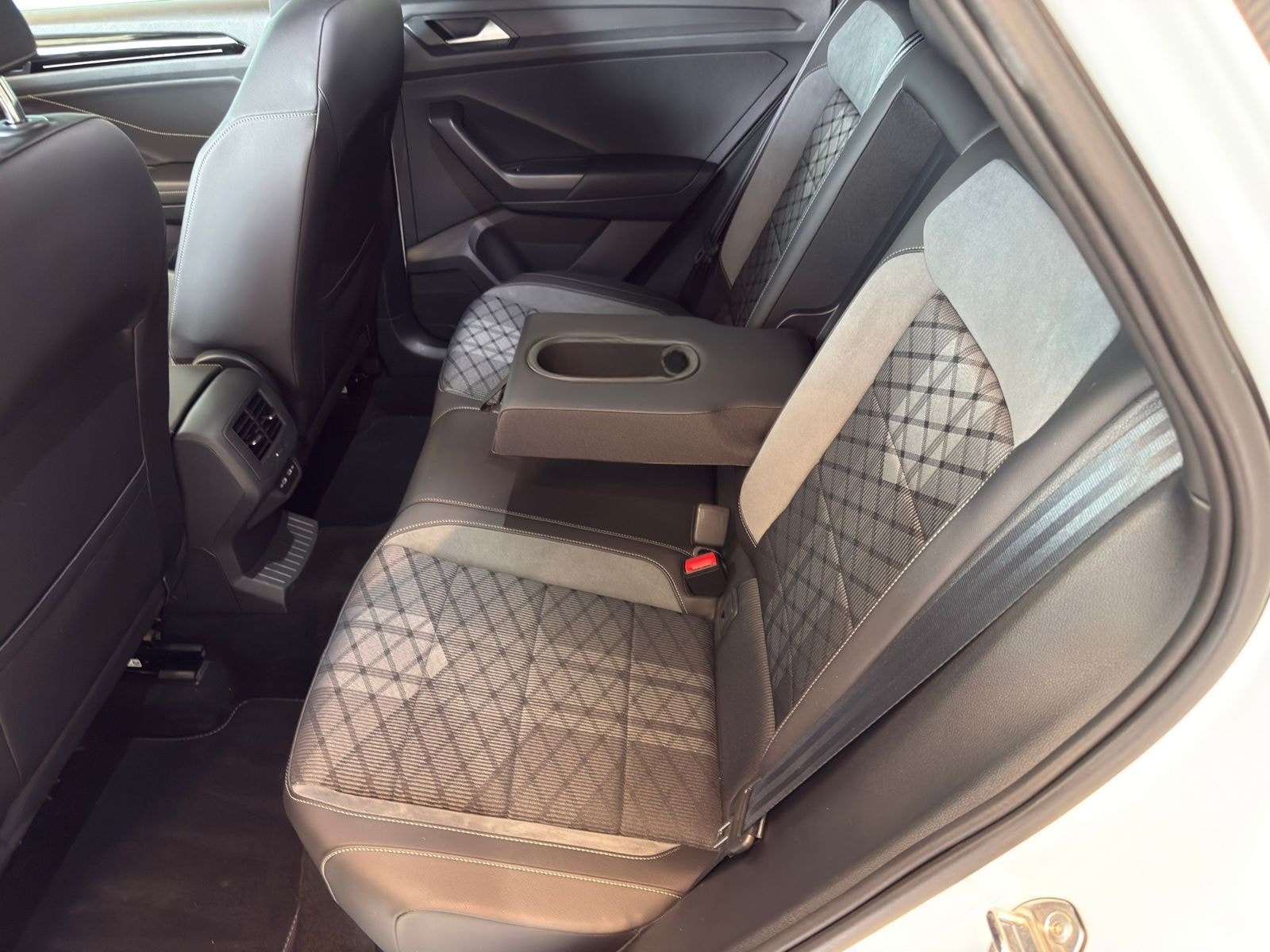 Volkswagen T-Roc 1.0 TSI R-Line ACC, Black-Style, LED+ foto 17