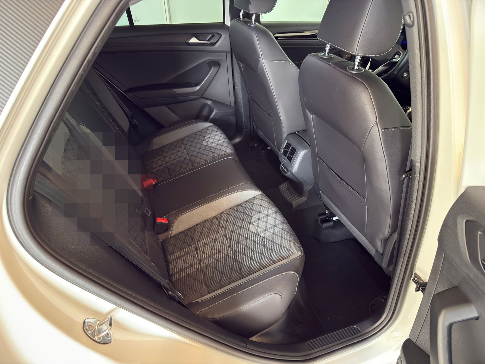 Volkswagen T-Roc 1.0 TSI R-Line ACC, Black-Style, LED+ foto 19