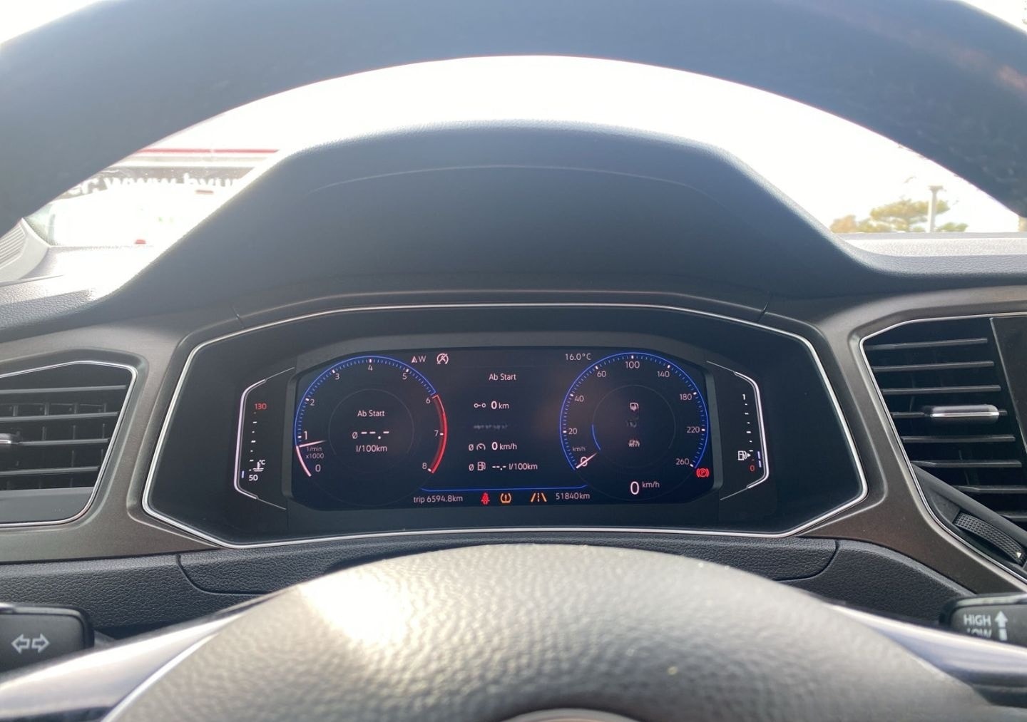 Volkswagen T-Roc 1.5 TSI Style LED ACC Leder Sposi Pano Vir foto 11