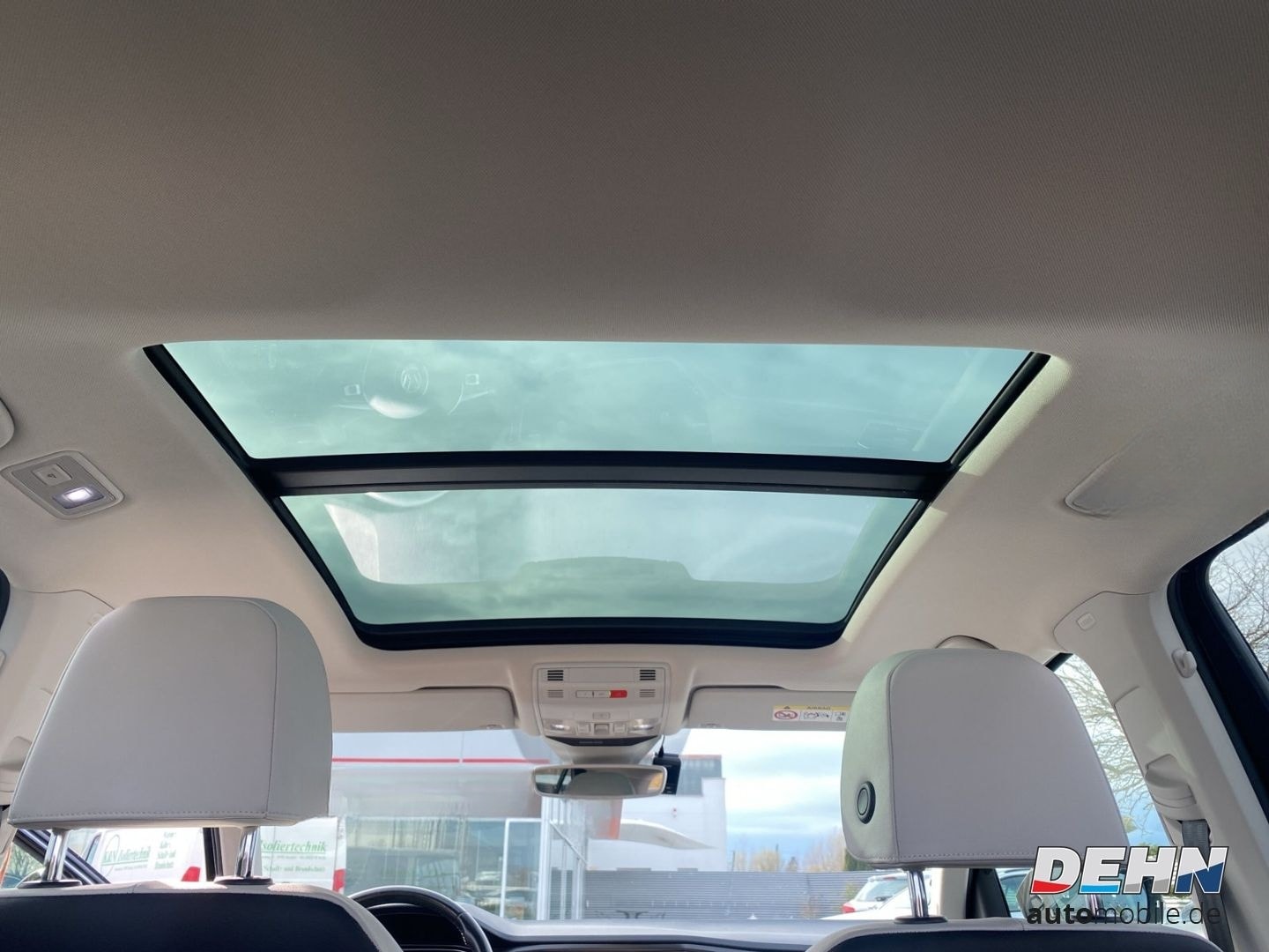 Volkswagen T-Roc 1.5 TSI Style LED ACC Leder Sposi Pano Vir foto 20