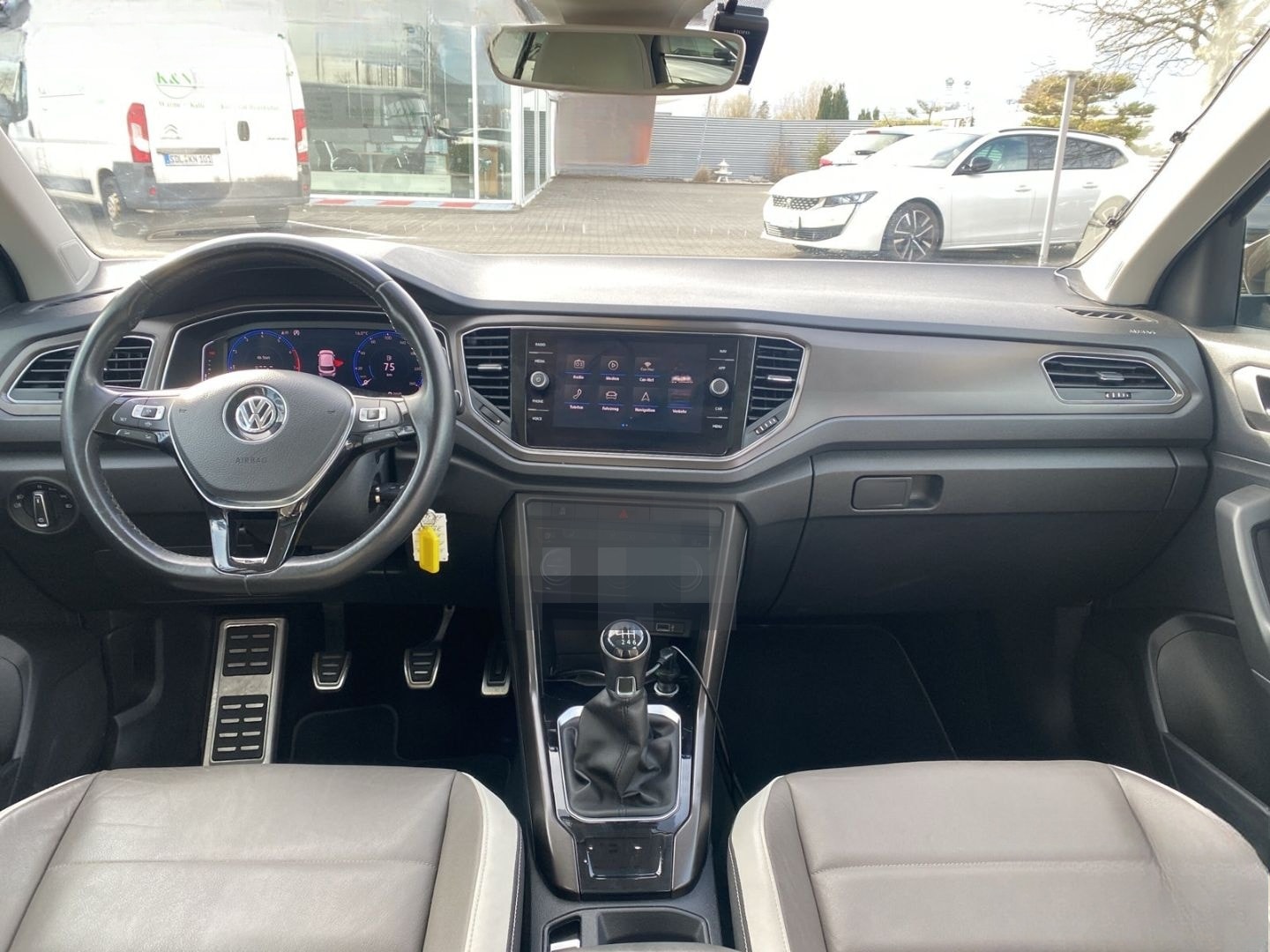 Volkswagen T-Roc 1.5 TSI Style LED ACC Leder Sposi Pano Vir foto 8