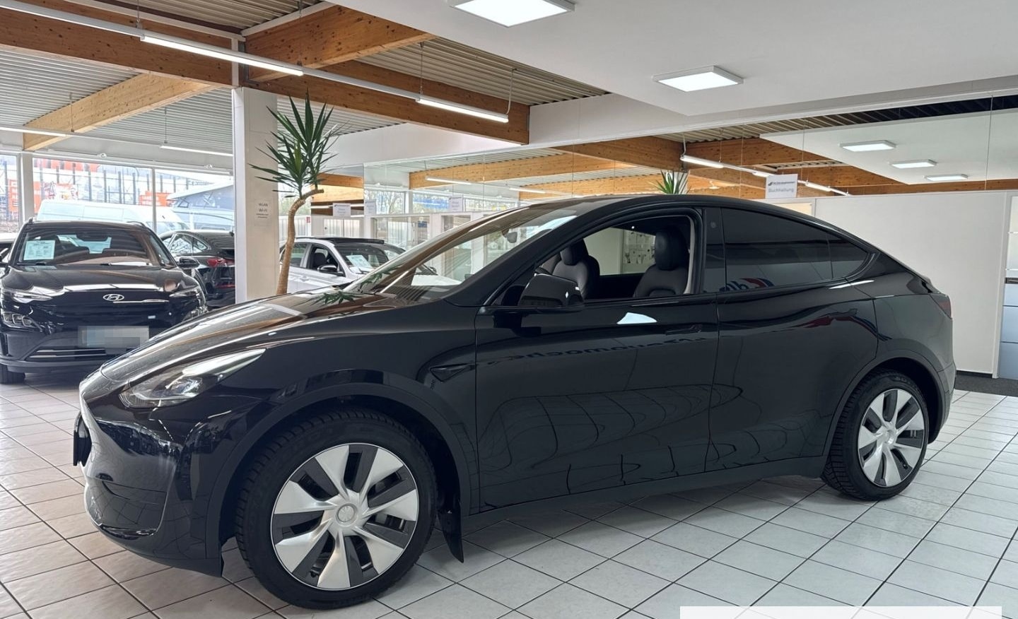 Tesla Model Y RWD Panorama Navi Soundsystem LED ACC WL foto 2