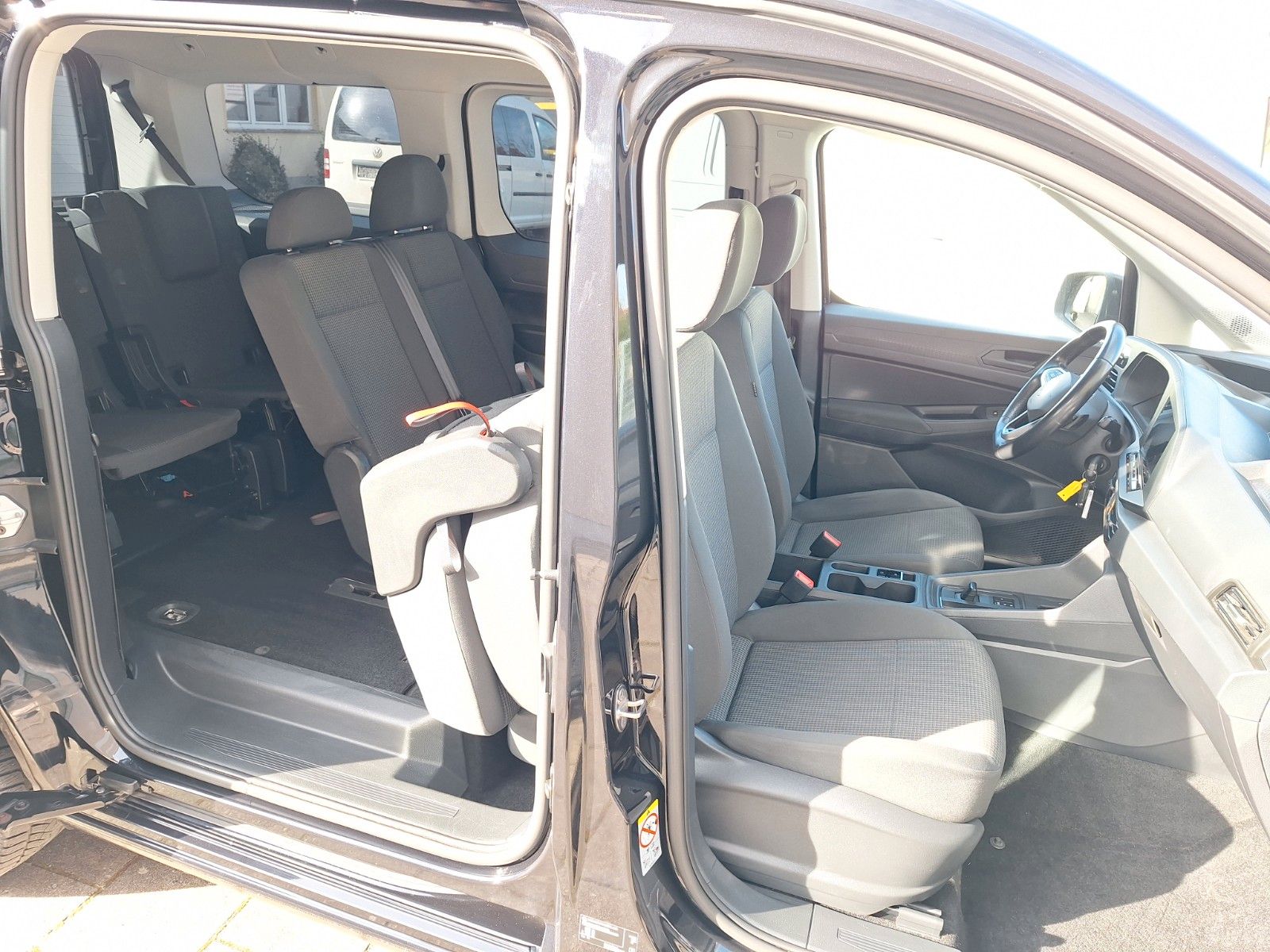 Volkswagen Caddy Maxi *DSG+7.Sitze+Navi+Klimaautom+AHK+GRA* foto 11