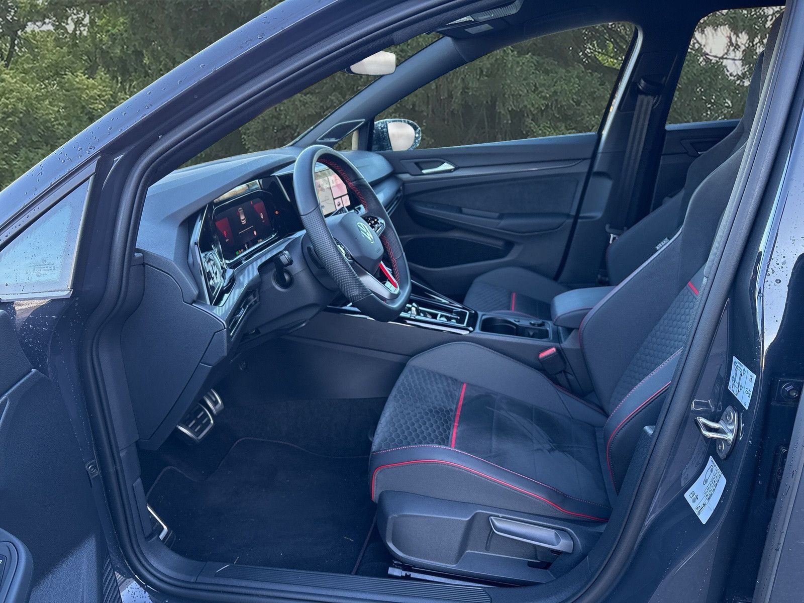 Volkswagen Golf VIII GTI Clubsport 2.0 TSI LED ACC foto 11