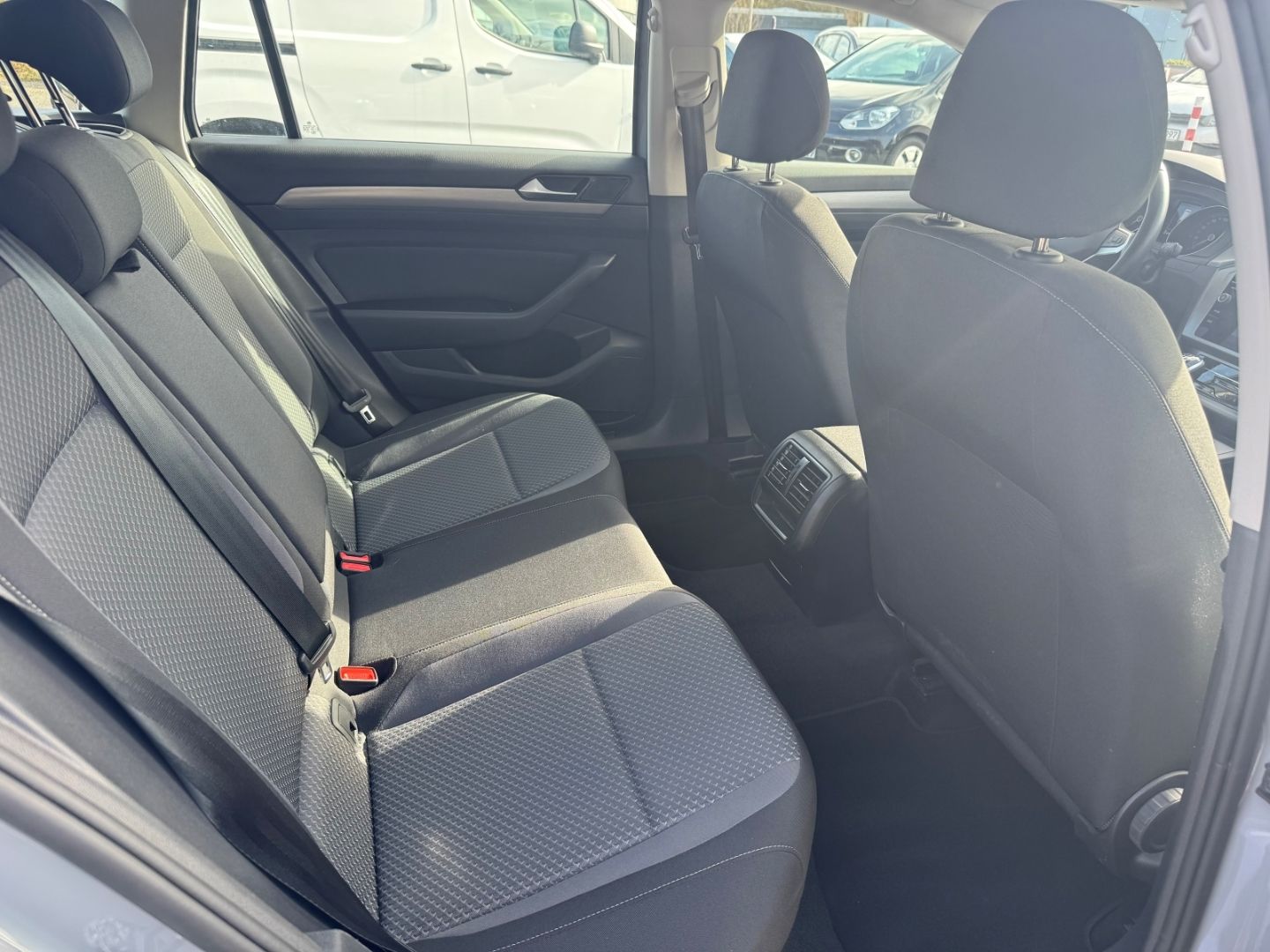 Volkswagen Passat Variant Conceptline StandHZG Navi LED App foto 9