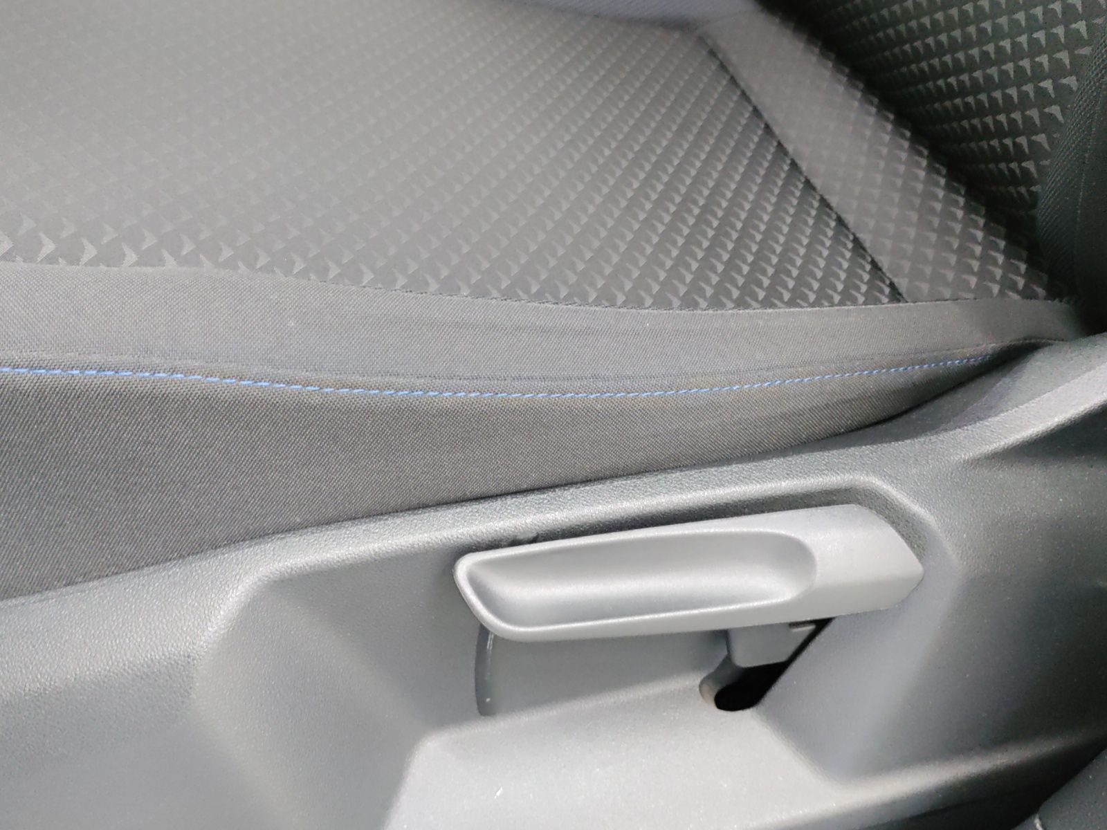 Volkswagen T-Roc 1.5 TSI UNITED NAVI PRIVACY VIRTUAL LM17 foto 17